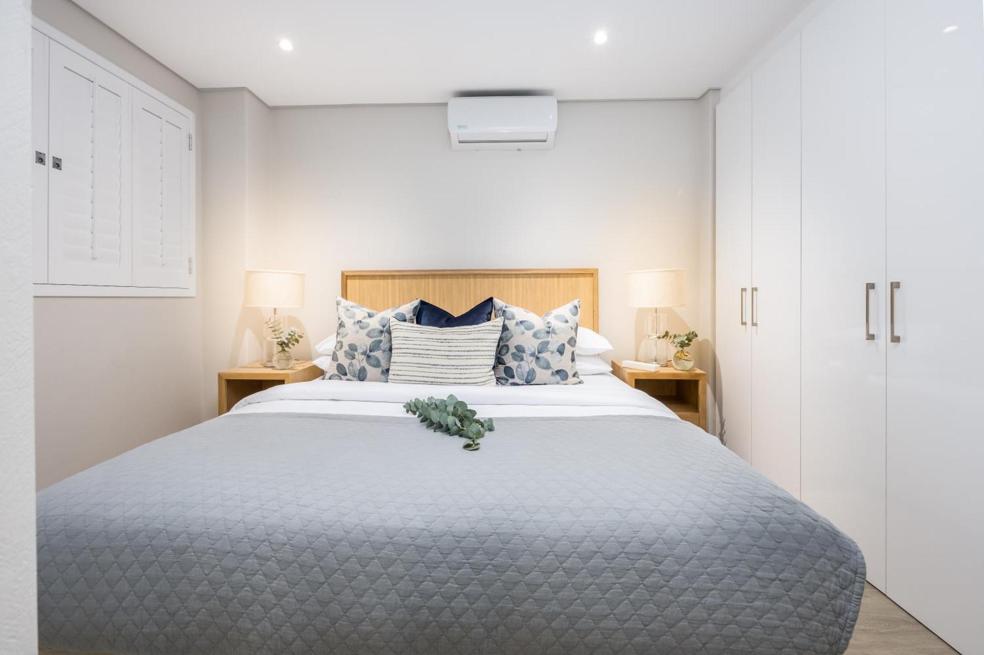 Esplanade Hermanus Room photo