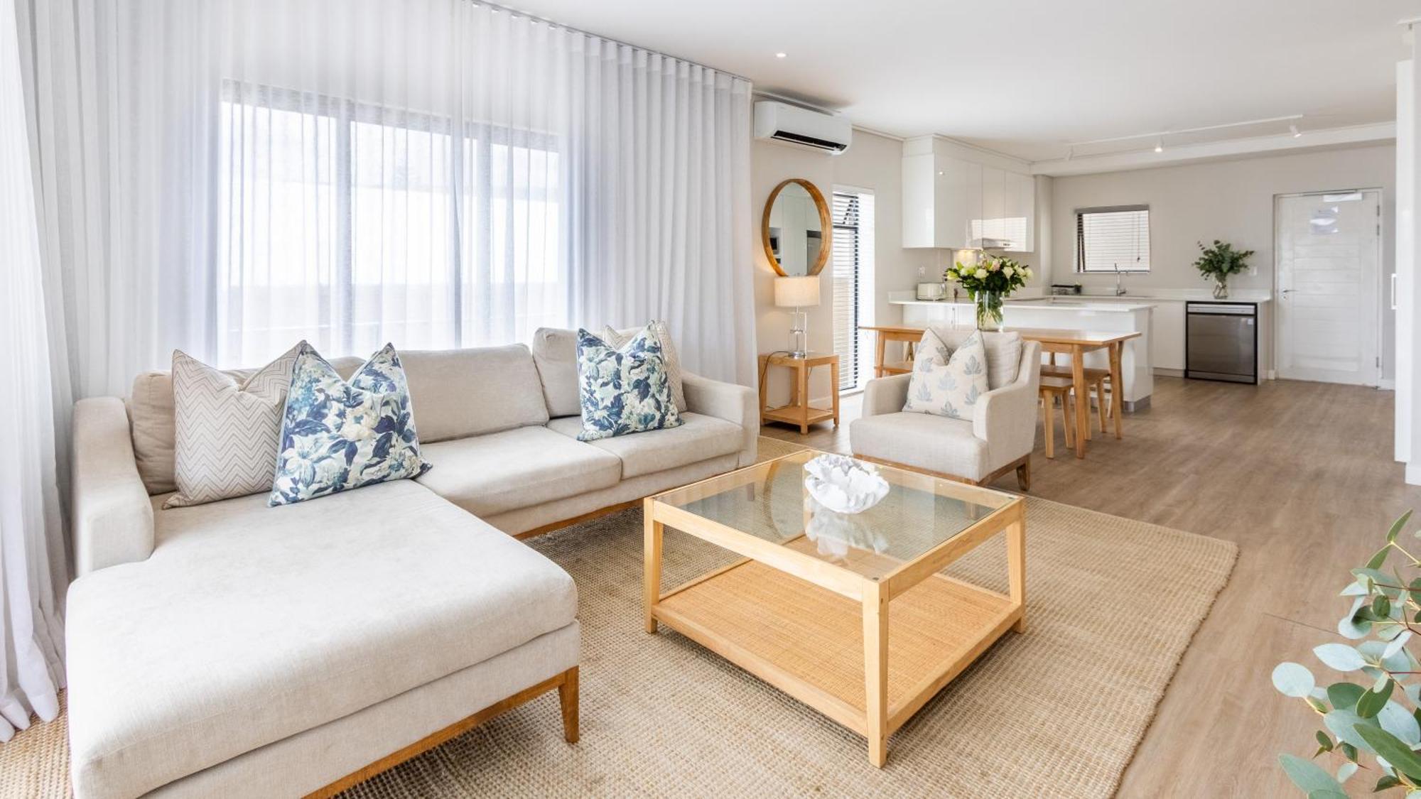 Esplanade Hermanus Room photo